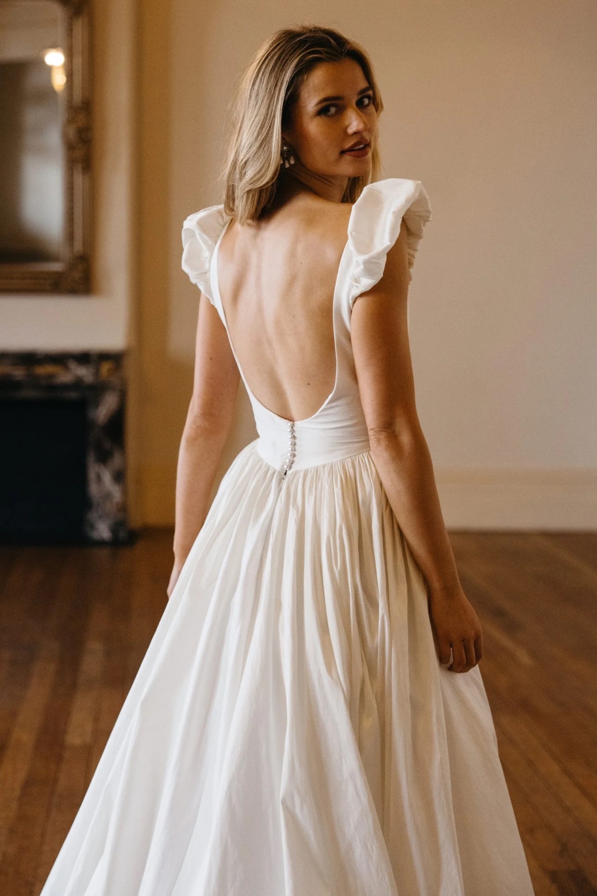 robe de mariée And For Love disponible chez Melody Nelson à Erpent, Namur, Belgique